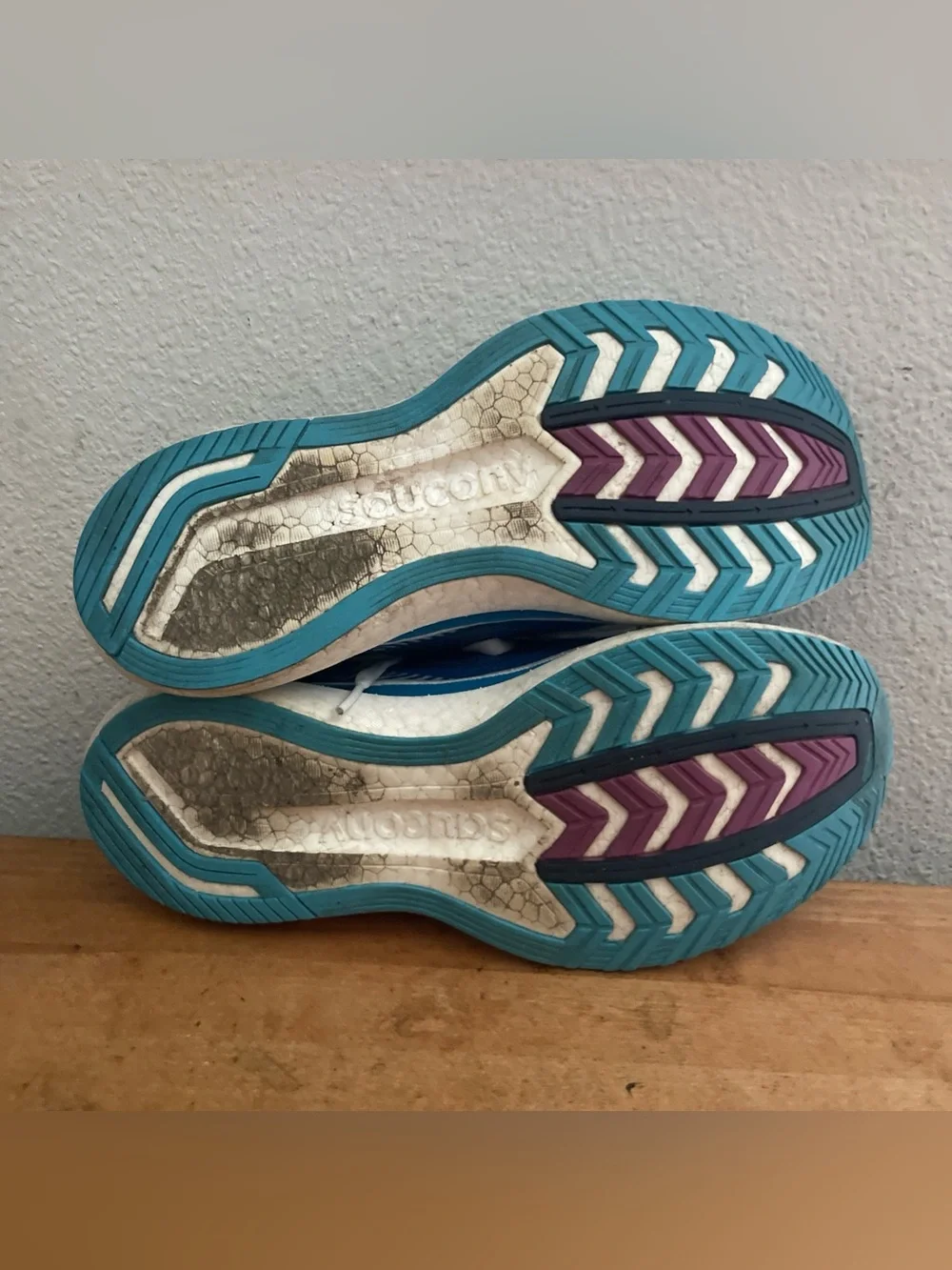 Saucony Women's S10687-30 Endorphin Pro 2 Running Sneaker Shoes Blue/White 8.5